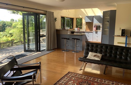 Lake Tarawera House | Pohutukawa Lake House. Relax in comfort in our well equipped lake house.