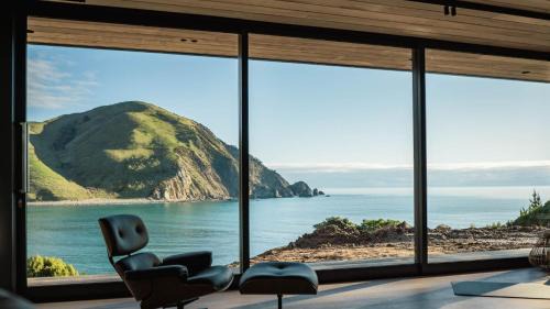 Nelson Region House | Pohutukawa Lodge