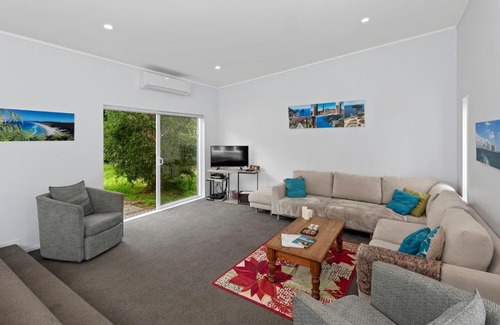 Mangawhai Heads House | Pohutukawa Peace - Mangawhai Holiday Home