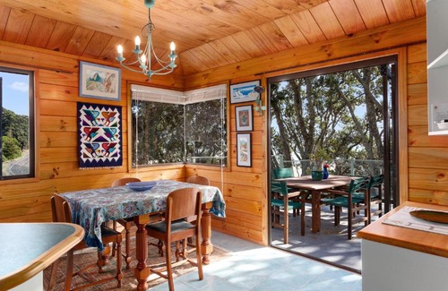 Waiotahi House | Pohutukawa Sea Views
