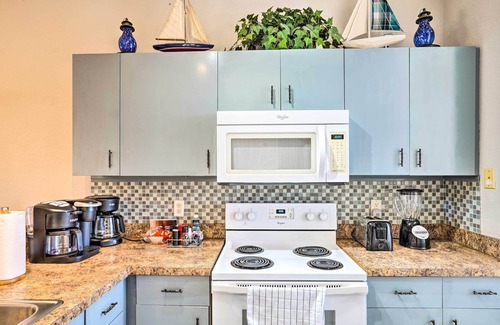 Haines City Condo | Poinciana Condo w/ Balcony & Resort Amenities
