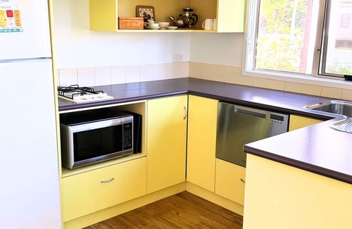 Burnt Pine Cottage | Poinciana Cottages