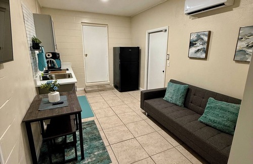Bearss Plaza Apartment | Poinsettia Place at the heart of Tampa