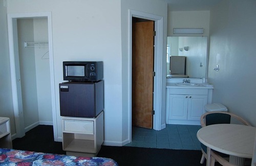 Misquamicut Hotel | Point 1 Motel