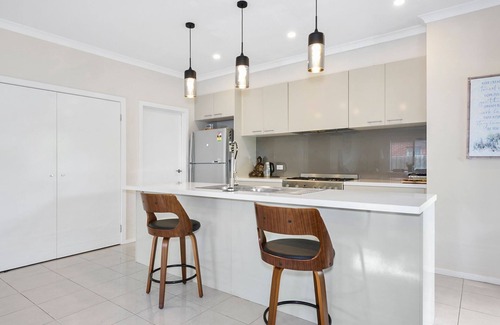 Point Cook House | Point Cook Serenity Stay 4 Bedrooms