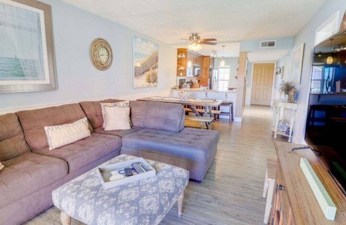 Point East Condo | Point East Paradise - Ocean & Pool View