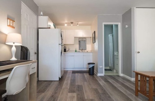 Roseville - Fleet Ridge Apartment | Point Loma Studio w/kitchen, private entrance, and private yard