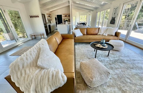 Point Reyes Station House | Point of Views - An Absolute Gem!