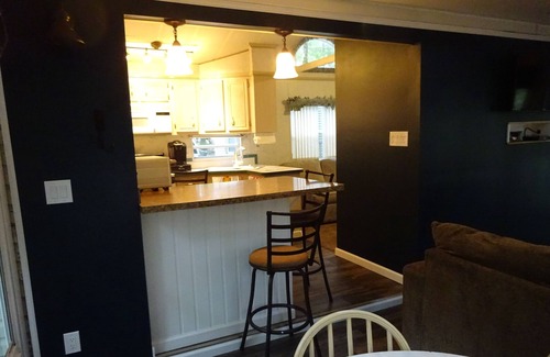 South Casco Cottage | Point Sebago Recently Renovated Cottage