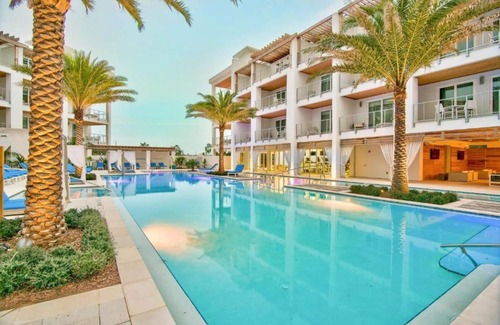 West Panama City Beach Condo | Pointe on 30A 323 - Great Location near Rosemary Beach! Pool, Rooftop, 4 Bikes