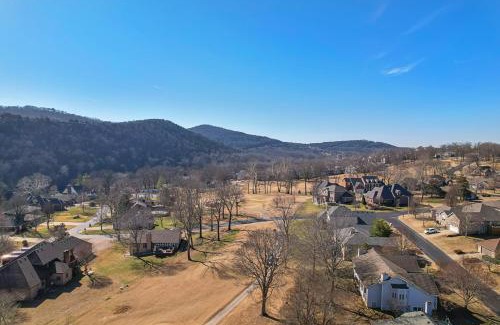 Table Rock Apartment | Pointe Royale Cozy Cabin Condo