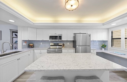 Sanibel Condo | Pointe Santo B23: Bright Beachside Oasis Gulf Views