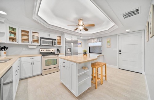 Sanibel Condo | Pointe Santo B25: Tropical Paradise with Gulf Views