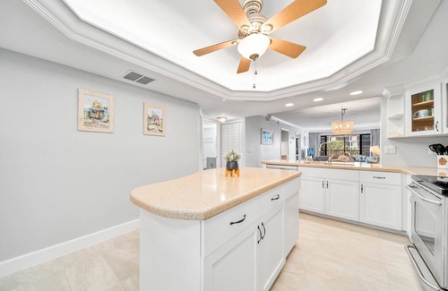 Sanibel Condo | Pointe Santo B25: Tropical Paradise with Gulf Views