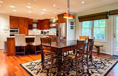 Labadie House | Pointer Haus | Dog Friendly, near Purina Farms, WashMO, Wedding venues