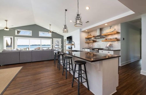 Mayhew House | Points End near Trump Golf Course - Optional Boat Rental