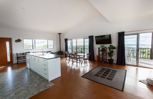 Bremer Bay House | PointviewsnViews to Mt Barron and Bay