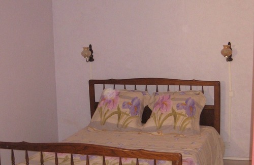 Saint-Jean-de-Sauves Cottage | poitevine house