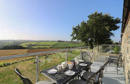 Cury House | Pol Glas Hall