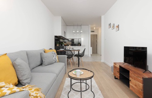 Wlochy Apartment | Pola Karolińskie 2B | Stylish Apartment | Parking