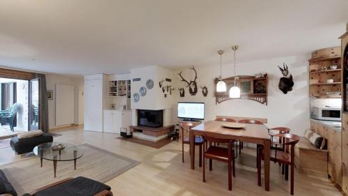 Sils-Maria Apartment | Polaschin E12