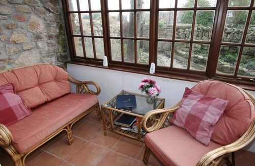 St. Buryan House | Poldhu Cottage is a Cornish granite cottage full of charm located in St Buryan near the Minack Theatre