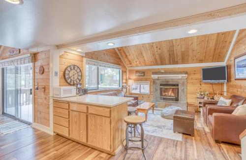 Overlook Park House | Pole House 15 - Meredith Lodging