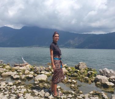 Songan Villa | Polege Side Cottage and tracking