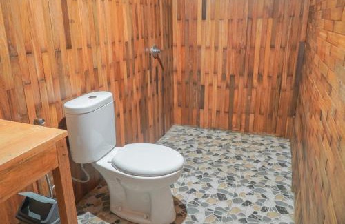 Songan Villa | Polege Side Cottage and tracking