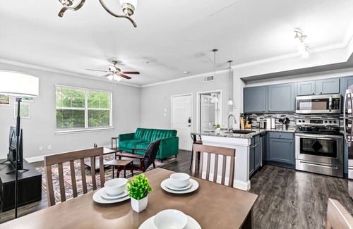 Fossil Creek Apartment | Polished Retreat Two Bedroom 1 Bath with Pool Stay