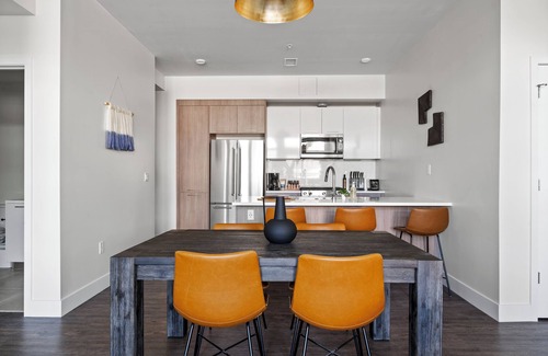 Highland Condo | Polished Stayscape | Espadin LoHi