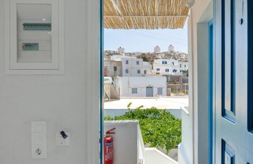 Amorgos Town Apartment | Politimis Studio N3
