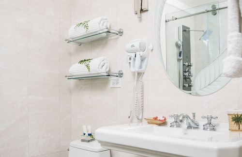Montego Bay Bed & Breakfast | Polkerris Bed & Breakfast