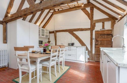 Lingfield House | Pollard Cottage