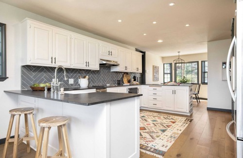 Lake Arrowhead Cottage | Pollock by Avantstay Stunning Views w/Movie Room, Hot Tub, Game Room & Large Balcony