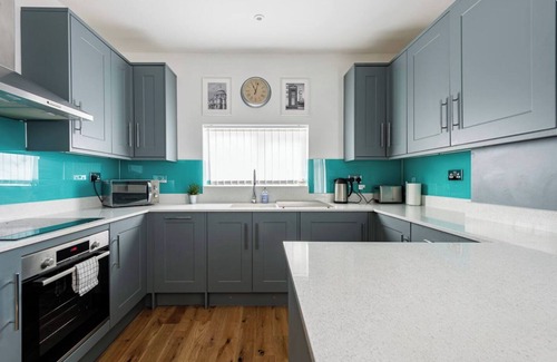 Sands End Apartment | Polo House Fulham/Chelsea Victorian 3 Bed-Flat Nr River Thames Public Transport