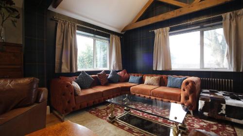 Cirencester House | Polo Lodge - Coates, Cirencester