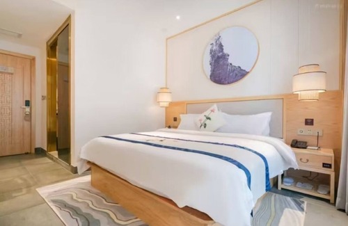 Yufeng District Hotel | Poltton International Apartment Liuzhou