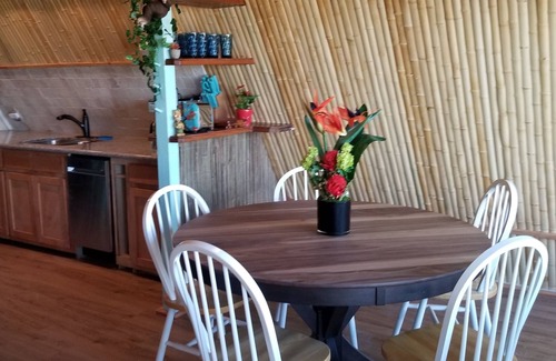 Freeport House | Polynesian Paradise - Summer Specials!