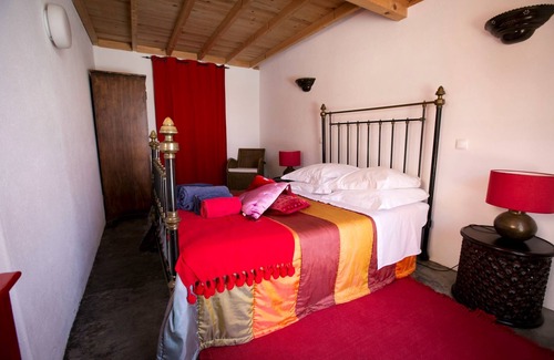 Barretos Villa | Pombais Turismo - Casa do Brasão