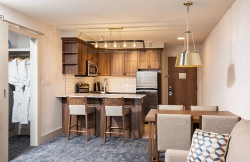 Fort McMurray Hotel | Pomeroy Hotel Fort McMurray