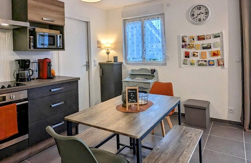 Amage Cottage | Pommette Cottage with Terrace and Parking in Amage