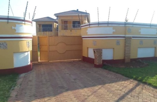 Harare House | Pomona BB House in Pomona Harare 7 Suites Executive & Group Options Best Value