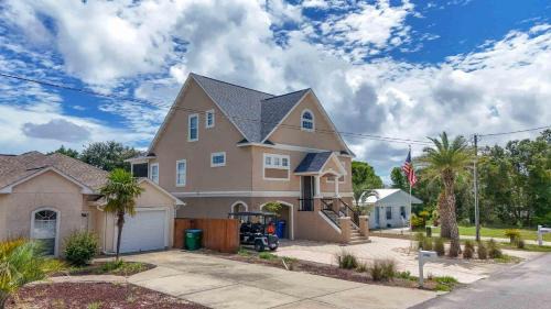 Riviera Beach House | Pompano 21709
