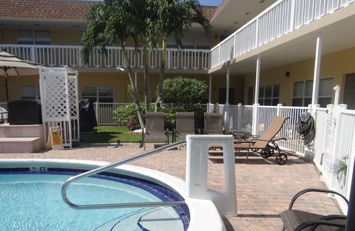 Harbor Village Condo | Pompano Beach Fort Lauderdale Brentwood Condo 10 minute walk to the Beach
