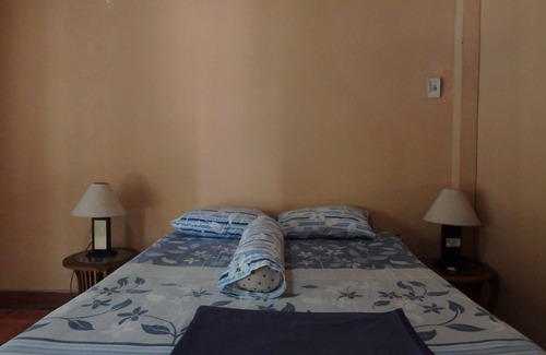 Labuhan Pandan House | Pondok Gili Lampu close to the beach