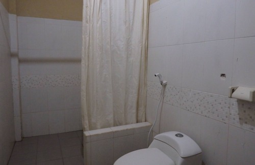 Labuhan Pandan House | Pondok Gili Lampu close to the beach