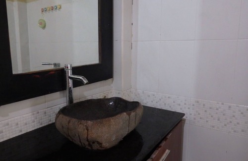 Labuhan Pandan House | Pondok Gili Lampu close to the beach