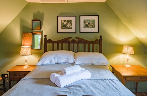 Adisham Cottage | Pond Cottage - 5 bedroom holiday home, lovely gardens