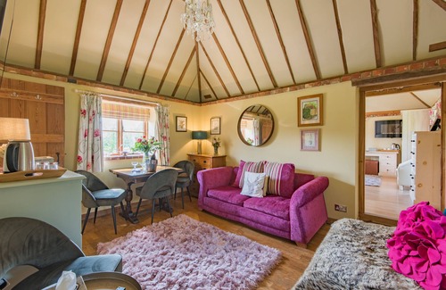 Abbess Roding Cottage | Pond Cottage, Egerton